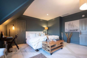 Beautiful, Walkable 4BR Victorian Farmhouse